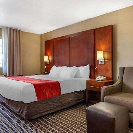 คอมฟอร์ต สวีท เดลาแวน - เลค เจนีวา แอเรีย Hotel ภายนอก รูปภาพ
