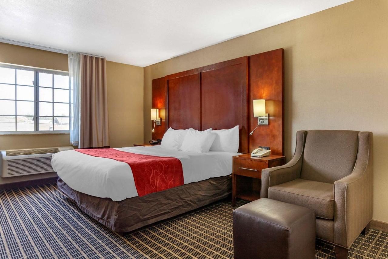 คอมฟอร์ต สวีท เดลาแวน - เลค เจนีวา แอเรีย Hotel ภายนอก รูปภาพ